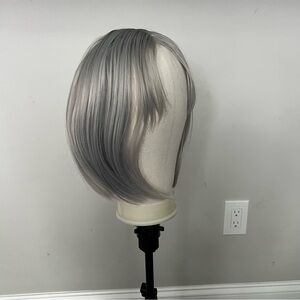 Elegant Silver Gray Women's Wig